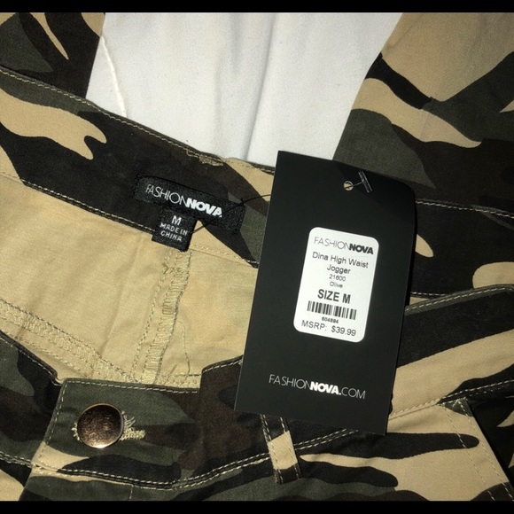 Fashion Nova camo pants - Picture 6 of 8